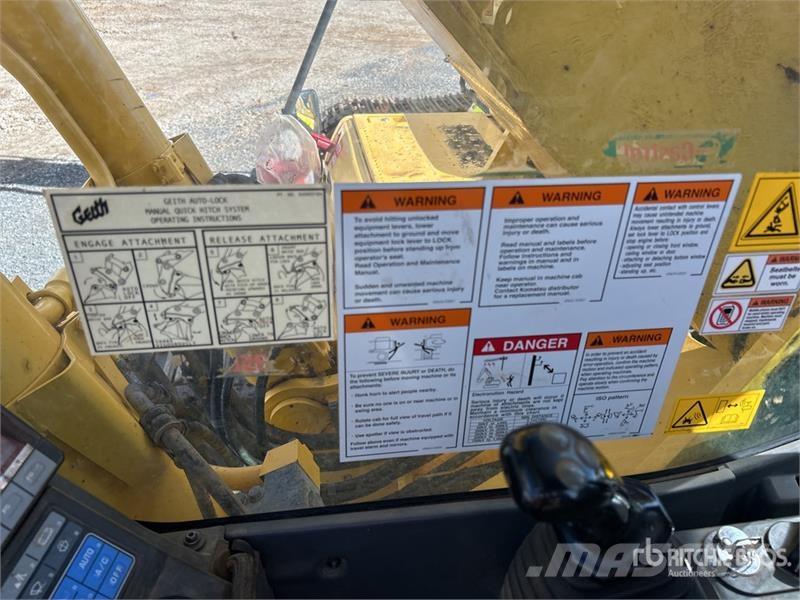 Komatsu PC300LC-8M0 Tracked Excavator Lánctalpas kotrók