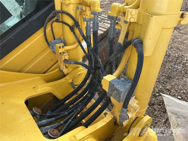 Komatsu PC300LC-8M0 Tracked Excavator Lánctalpas kotrók
