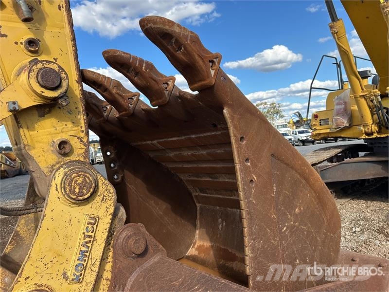 Komatsu PC300LC-8M0 Tracked Excavator Roomikekskavaatorid
