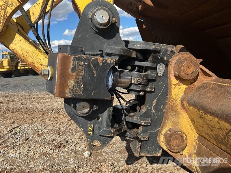 Komatsu PC300LC-8M0 Tracked Excavator Lánctalpas kotrók