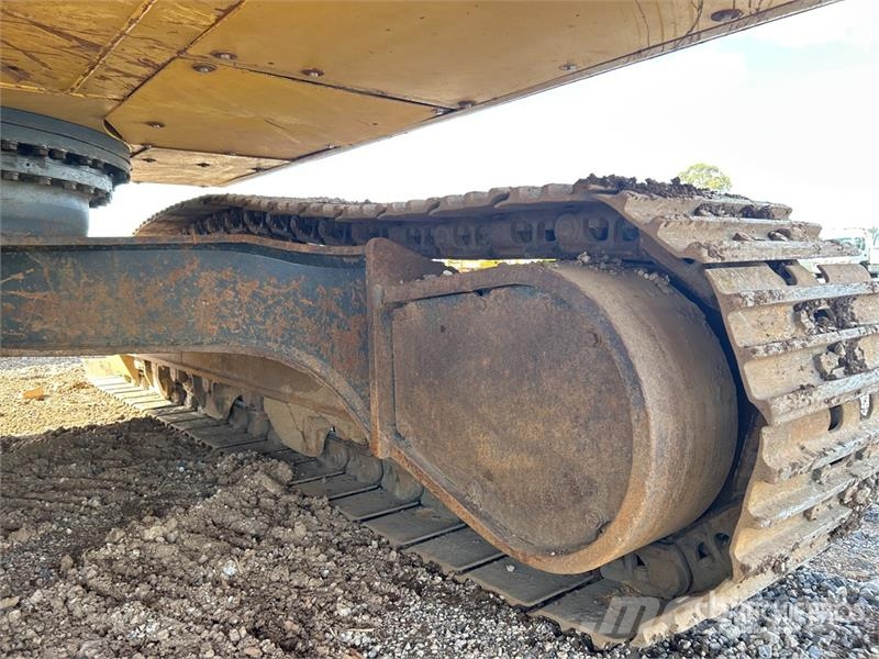 Komatsu PC300LC-8M0 Tracked Excavator Bageri guseničari