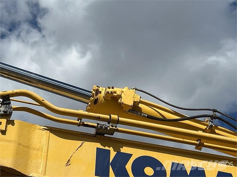 Komatsu PC300LC-8M0 Tracked Excavator Bageri guseničari