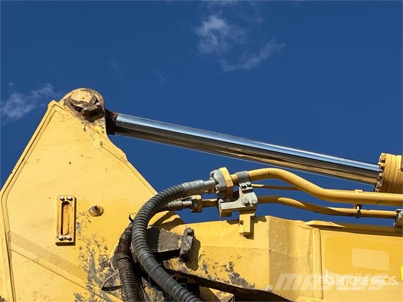 Komatsu PC300LC-8M0 Tracked Excavator Roomikekskavaatorid