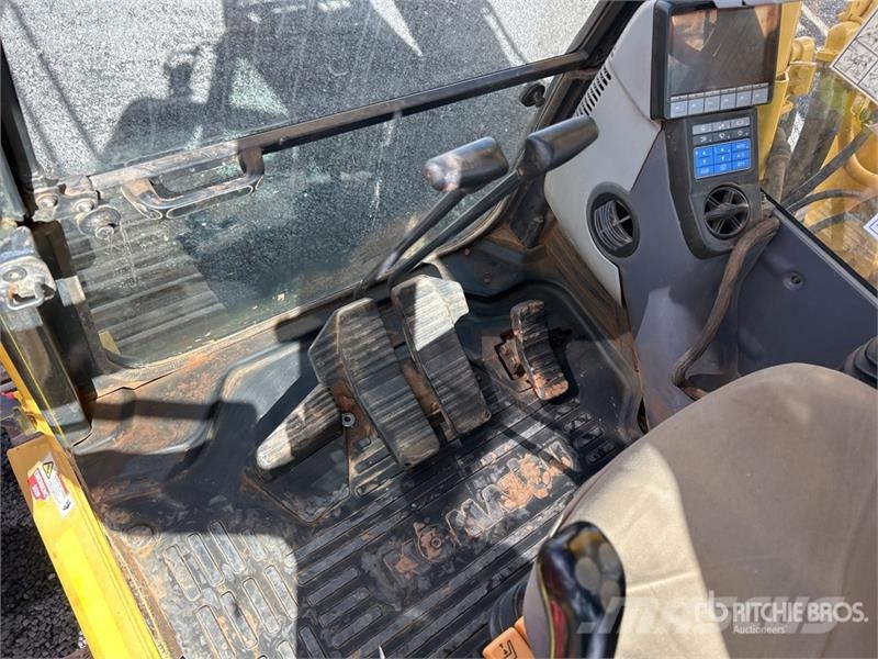Komatsu PC300LC-8M0 Tracked Excavator Lánctalpas kotrók
