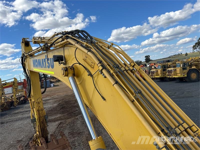 Komatsu PC300LC-8M0 Tracked Excavator Lánctalpas kotrók