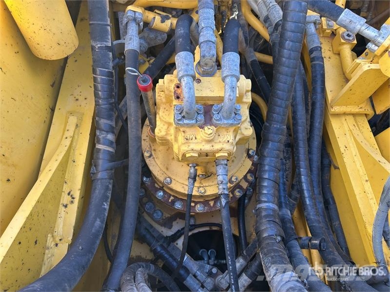 Komatsu PC300LC-8M0 Tracked Excavator Bageri guseničari