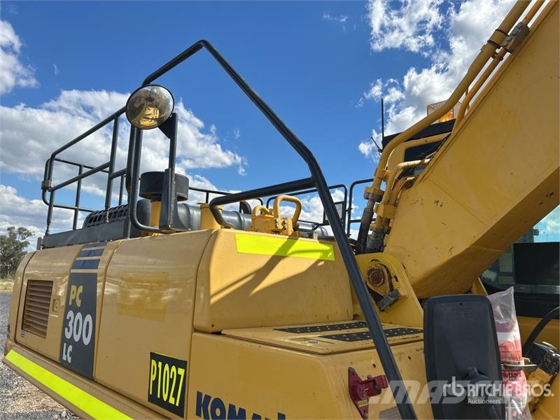 Komatsu PC300LC-8M0 Tracked Excavator Bageri guseničari