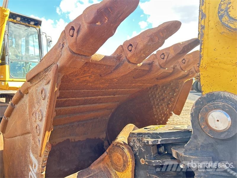 Komatsu PC300LC-8M0 Tracked Excavator Lánctalpas kotrók