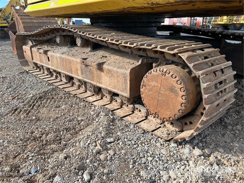 Komatsu PC300LC-8M0 Tracked Excavator Roomikekskavaatorid