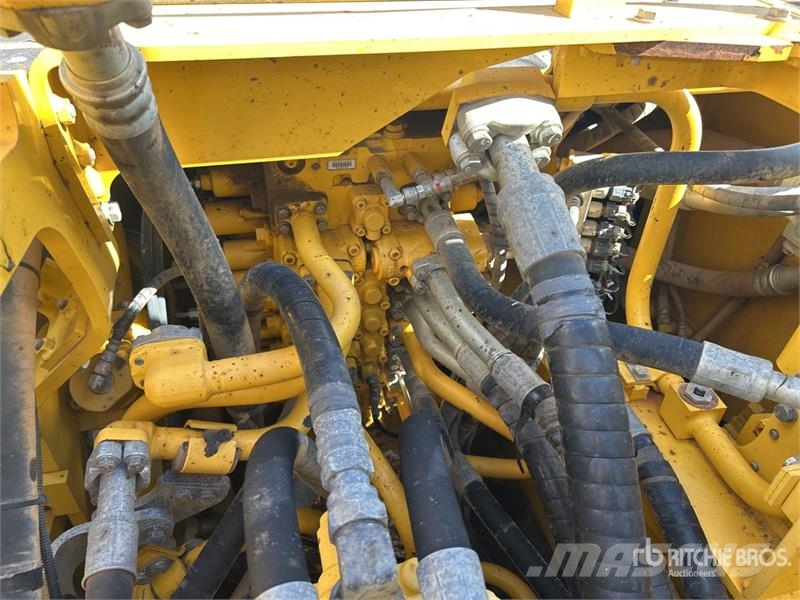 Komatsu PC300LC-8M0 Tracked Excavator Bageri guseničari