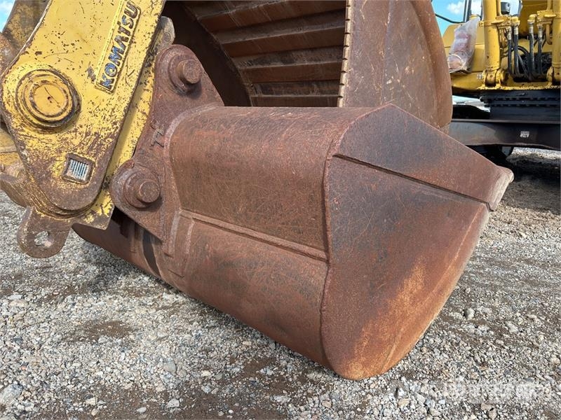Komatsu PC300LC-8M0 Tracked Excavator Roomikekskavaatorid