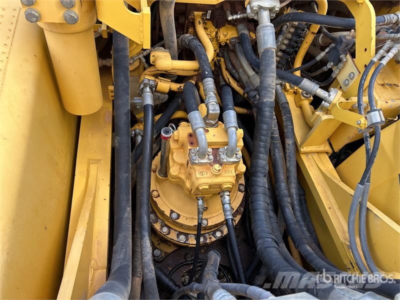 Komatsu PC300LC-8M0 Tracked Excavator Roomikekskavaatorid