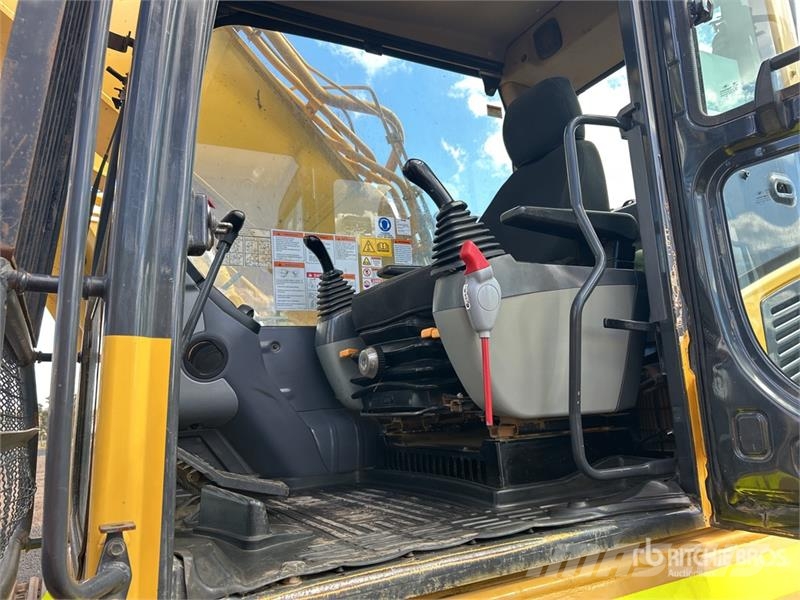 Komatsu PC300LC-8M0 Tracked Excavator Bageri guseničari