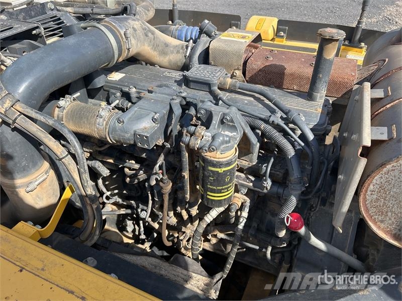 Komatsu PC300LC-8M0 Tracked Excavator Bageri guseničari
