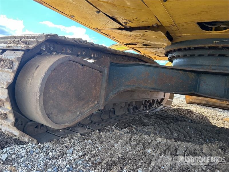 Komatsu PC300LC-8M0 Tracked Excavator Lánctalpas kotrók