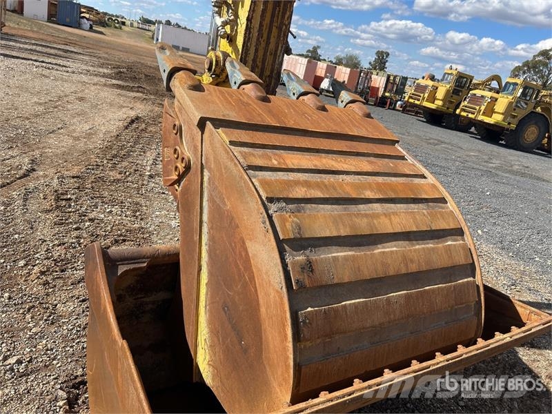 Komatsu PC300LC-8M0 Tracked Excavator Bageri guseničari
