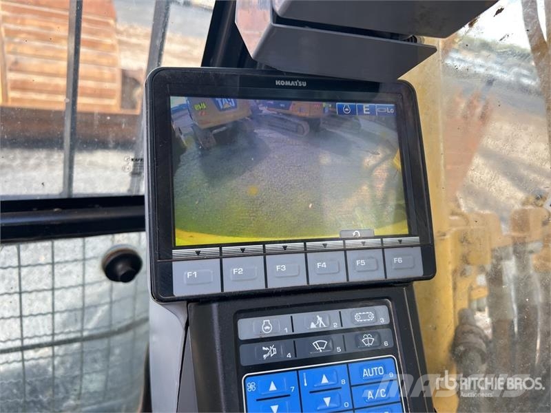 Komatsu PC300LC-8M0 Tracked Excavator Bageri guseničari