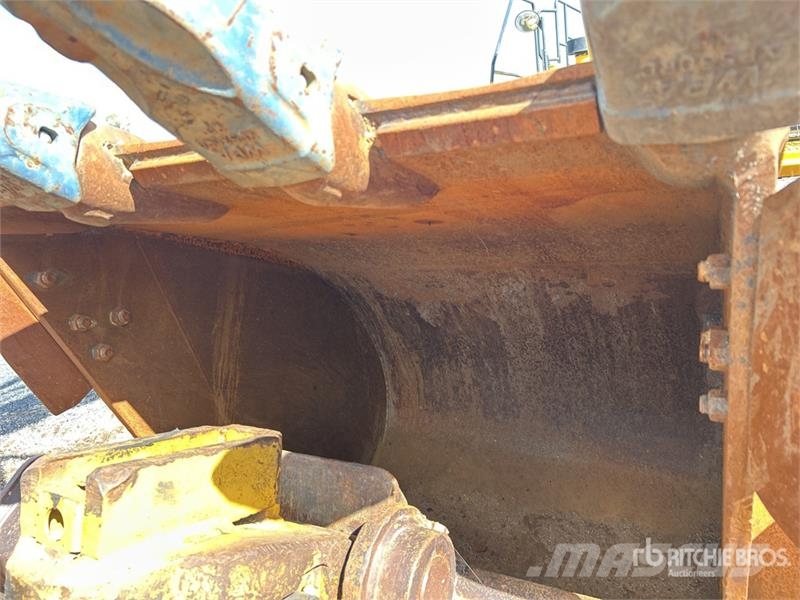 Komatsu PC300LC-8M0 Tracked Excavator Bageri guseničari