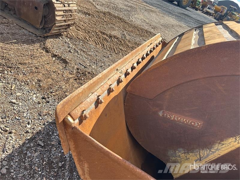 Komatsu PC300LC-8M0 Tracked Excavator Bageri guseničari
