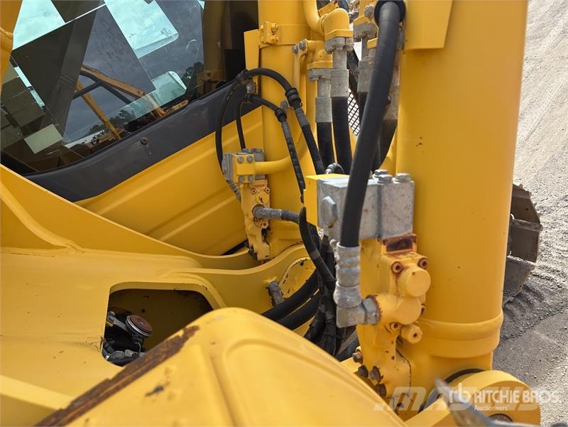 Komatsu PC350LC-8MO Tracked Excavator Bagri goseničarji