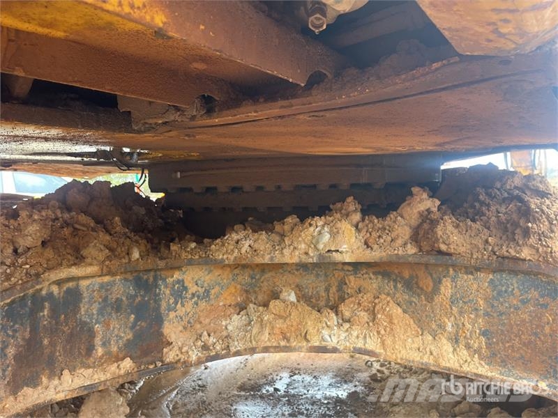 Komatsu PC400-7 Tracked Excavator (Inoperable) Crawler excavators