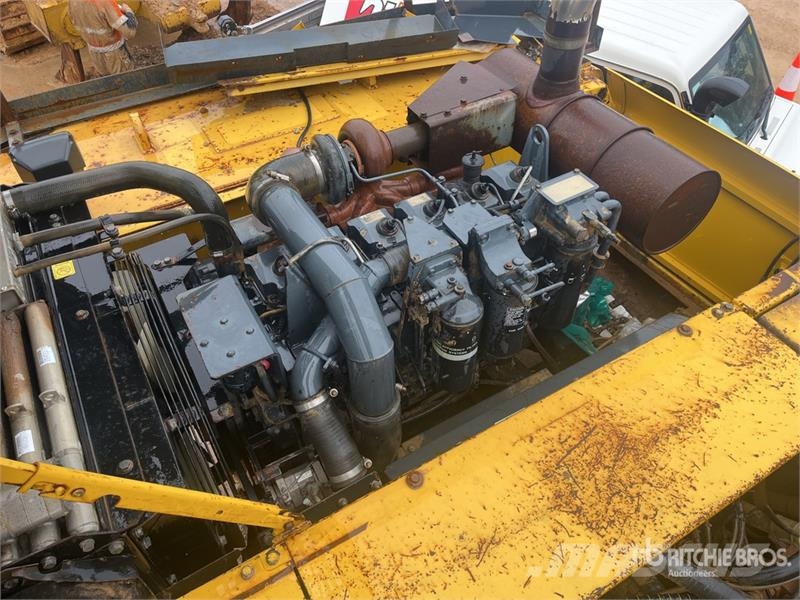 Komatsu PC400-7 Tracked Excavator (Inoperable) Crawler excavators