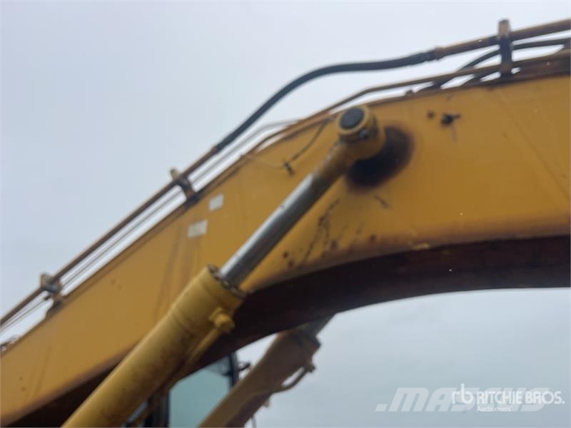 Komatsu PC400-7 Tracked Excavator (Inoperable) Crawler excavators