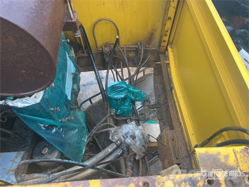 Komatsu PC400-7 Tracked Excavator (Inoperable) Crawler excavators