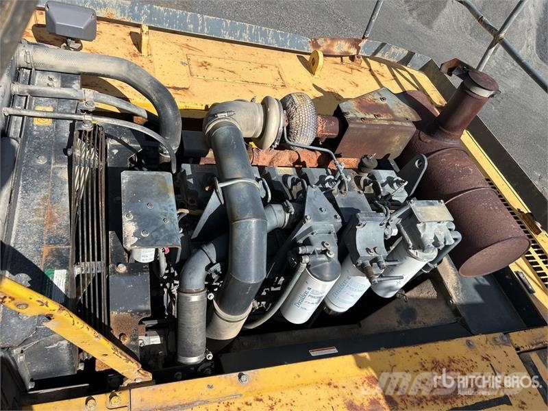 Komatsu PC400LC-7 Tracked Excavator Lánctalpas kotrók
