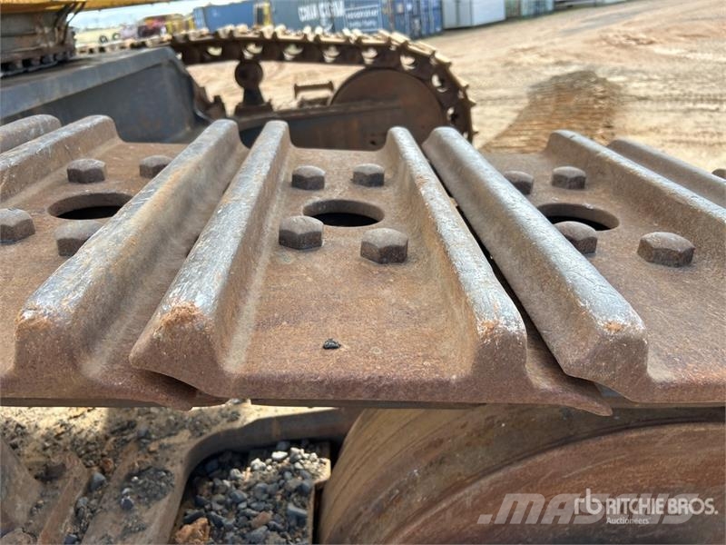 Komatsu PC850-8E0 Tracked Excavator Crawler excavators