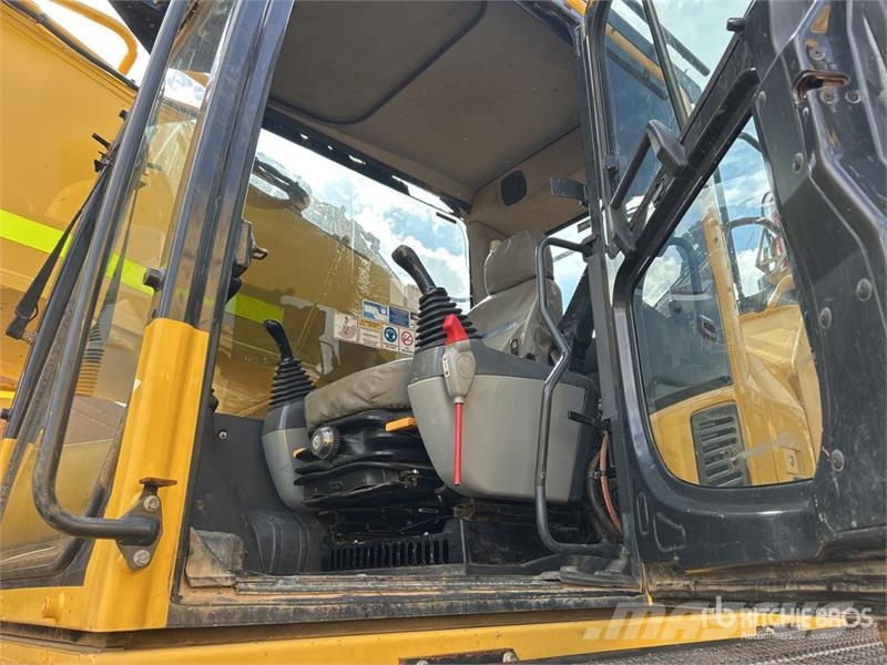 Komatsu PC850-8E0 Tracked Excavator Crawler excavators