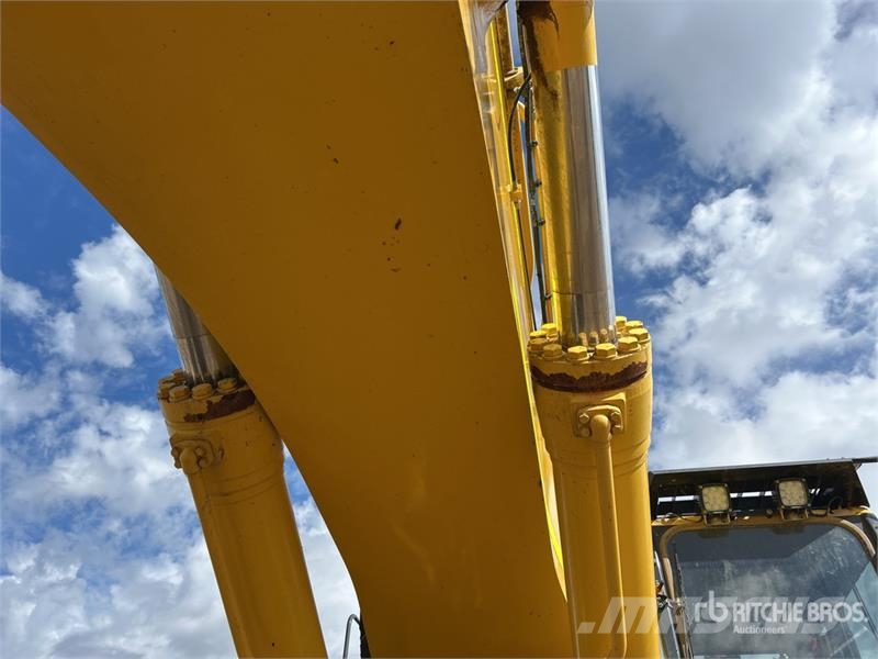Komatsu PC850-8E0 Tracked Excavator Crawler excavators