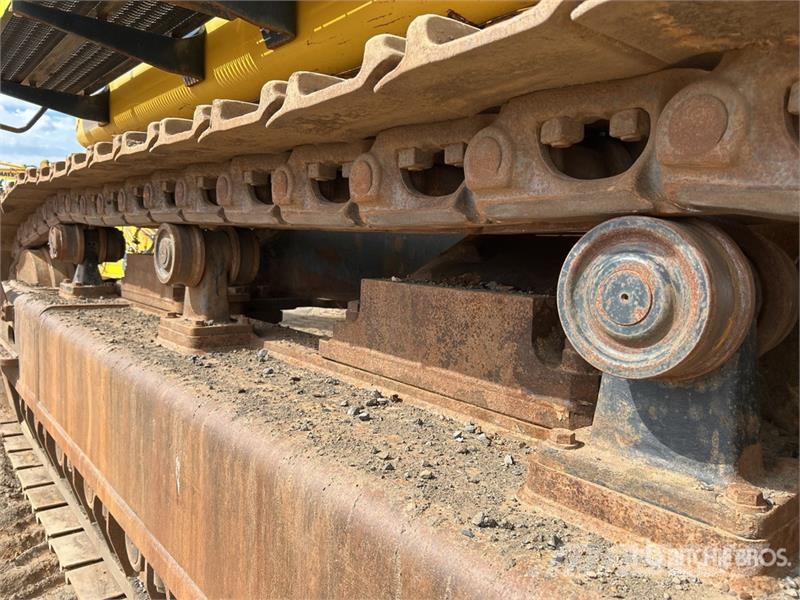 Komatsu PC850-8E0 Tracked Excavator Crawler excavators