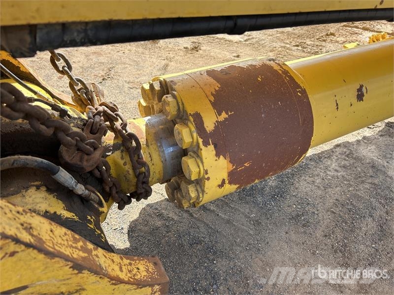 Komatsu PC850-8E0 Tracked Excavator Crawler excavators