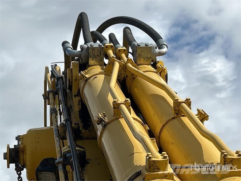 Komatsu PC850-8E0 Tracked Excavator Crawler excavators
