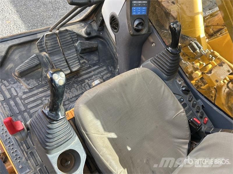 Komatsu PC850-8E0 Tracked Excavator Crawler excavators