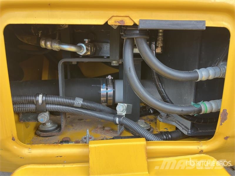 Komatsu PC88MR-8 Tracked Excavator Crawler excavators