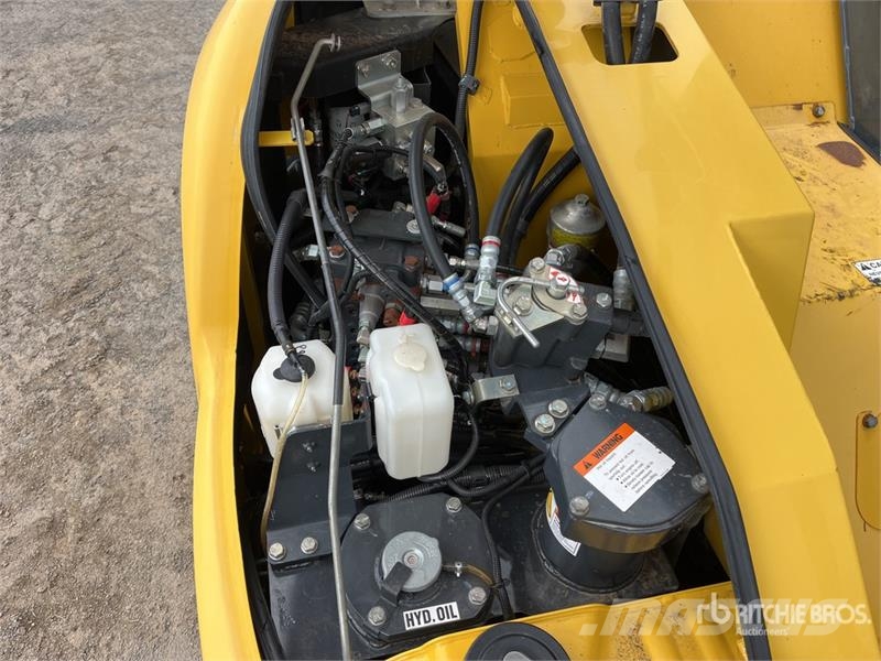 Komatsu PC88MR-8 Tracked Excavator Crawler excavators