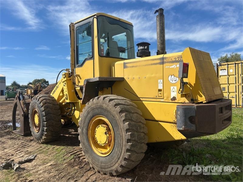 Komatsu WA270-3 Rataslaadurid