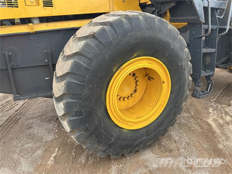 Komatsu WA380Z-6 Wheel Loader Kolesové nakladače
