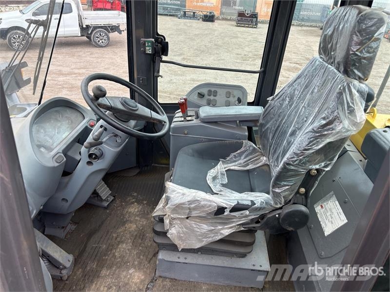 Komatsu WA380Z-6 Wheel Loader Kolesové nakladače
