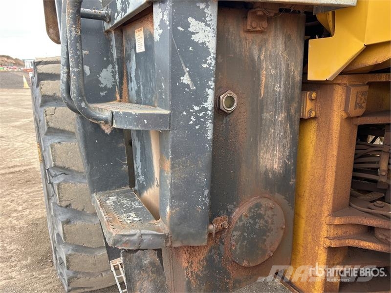Komatsu WA470-3 Wheel Loader Utovarivači na kotačima