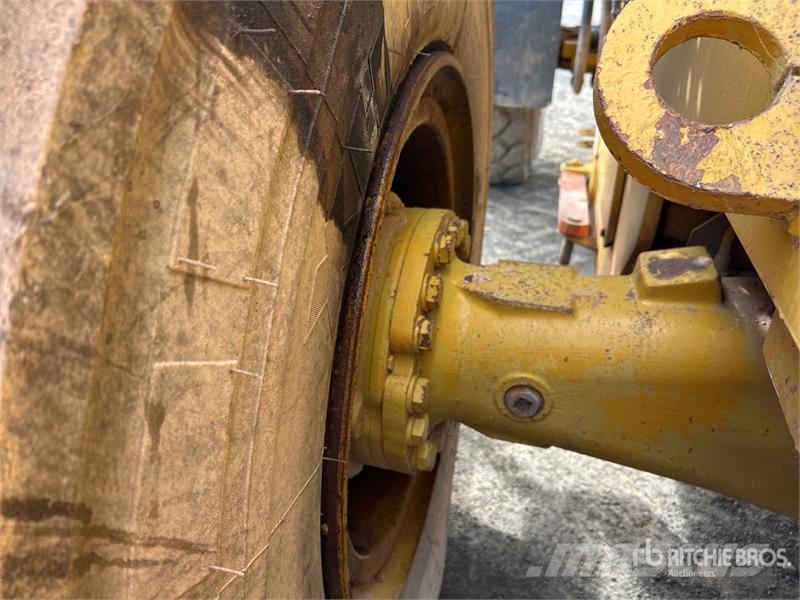 Komatsu WA470-3 Wheel Loader Utovarivači na kotačima