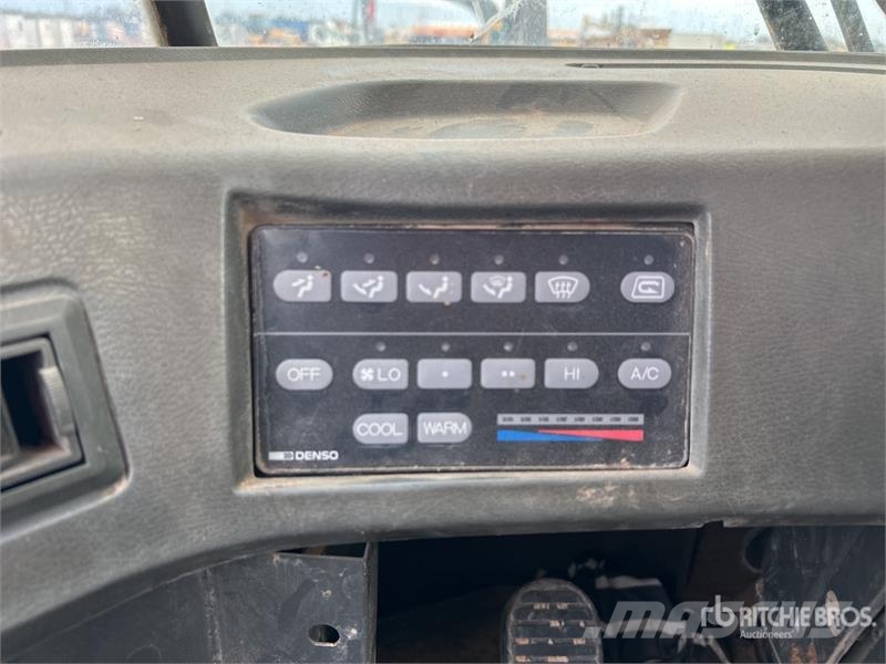 Komatsu WA470-3 Wheel Loader Utovarivači na kotačima