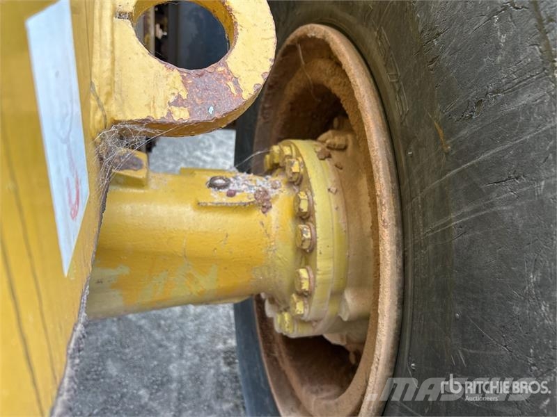 Komatsu WA470-3 Wheel Loader Utovarivači na kotačima