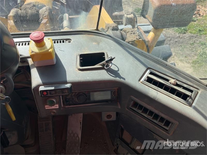 Komatsu WA500-3 Wheel loaders
