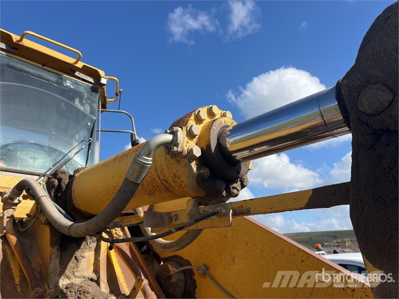 Komatsu WA500-3 Wheel loaders