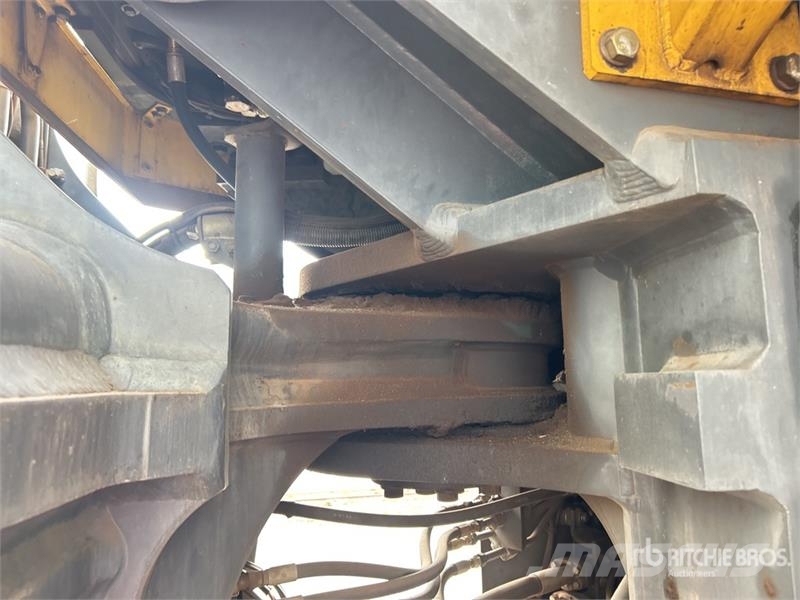Komatsu WA600-6 輪胎式裝載機