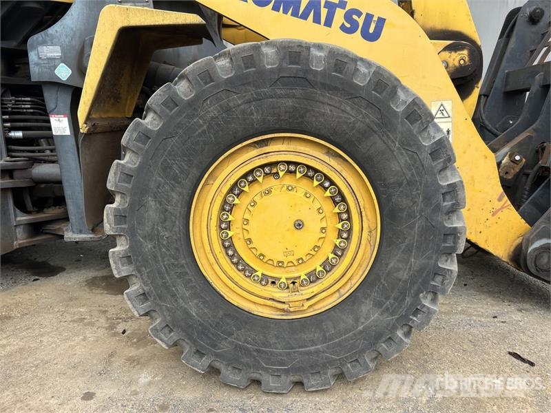 Komatsu WA600-6 輪胎式裝載機