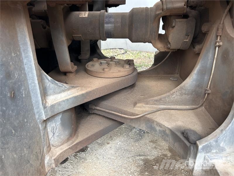 Komatsu WA600-6 輪胎式裝載機